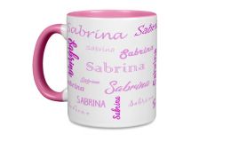 Rosa Tasse mit Ihren Namen in verschiedenen Schriften
